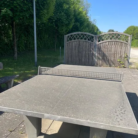 Campingplatz Wohnwagen Mit Vorzelt Auf Einem Affing